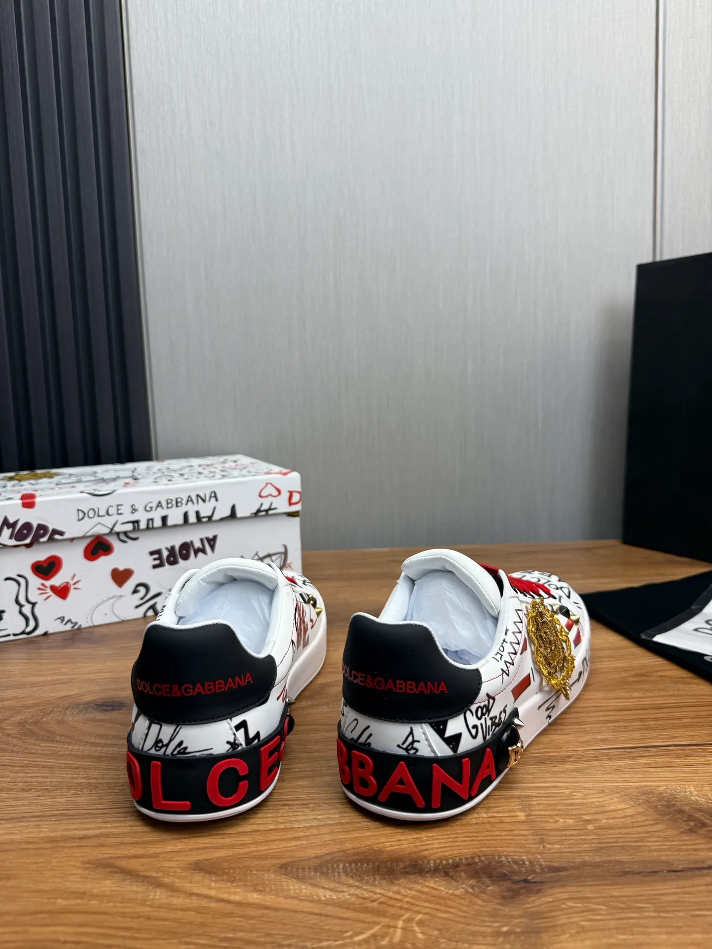 Men's men's shoes 💰520💰 Dolce & gabbana (DG) official website synchronized new models 💥1 fashionable hot models: 1 Exclusive mold opening ✅Imported cowhide for the upper, unique brand style logo upper 💥Sheepskin feet 🐑Original private mold outsole ✔️36-44 (38.45 custom-made, non-refundable)